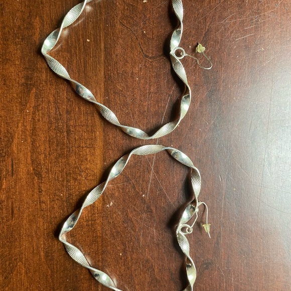 Large hoop earrings shape of HEARTS on ear wire - Picture 2 of 3